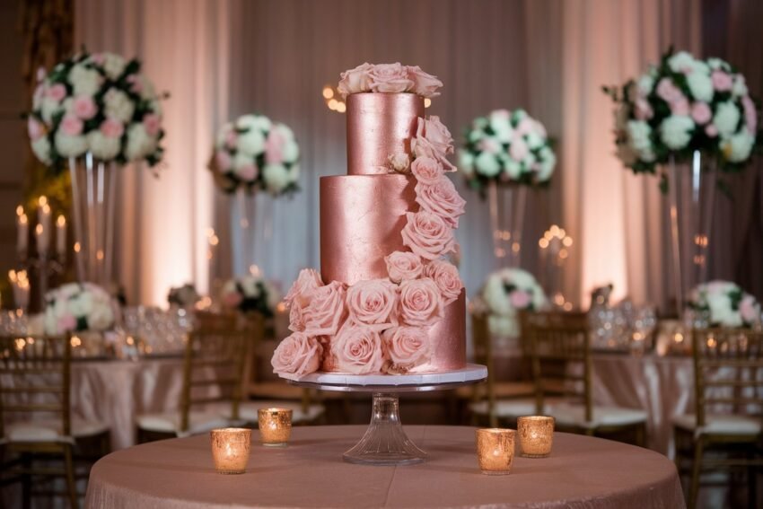 16 Wedding Cakes with Roses Inspirations You Can’t Resist